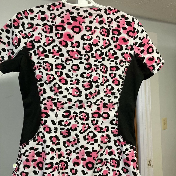 Ladies Scrub Top - Picture 4 of 6